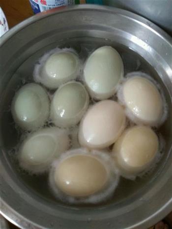 白粥伴侣-咸鸭蛋的做法步骤3