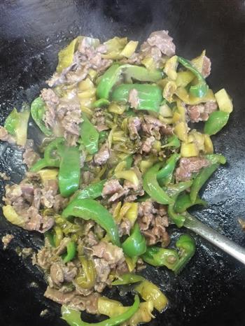 青椒酸菜炒牛肉的做法图解4