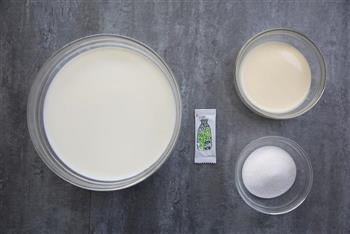 酸奶盆栽的做法步骤1