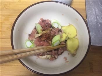 皮蛋瘦肉粥-简单美味的家常做法的做法图解2