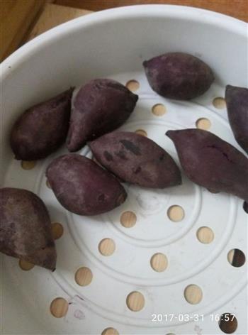 紫薯豆沙饼的做法步骤1