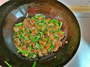 韭菜牛肉炒赤贝的做法步骤5