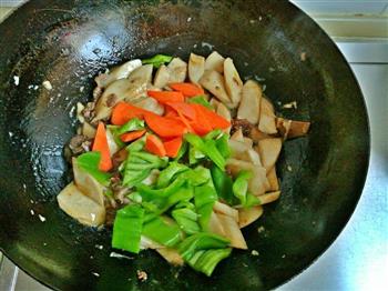 杏鲍菇青椒炒牛肉的做法步骤7