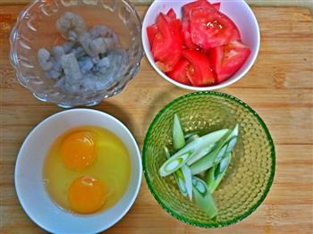 番茄虾仁炒鸡蛋的做法步骤1