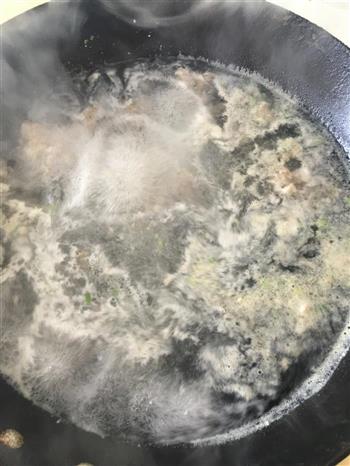 碎肉汤面条的做法步骤3