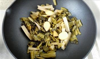 砂锅炖酸萝卜老鸭汤的做法步骤4