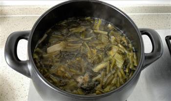 砂锅炖酸萝卜老鸭汤的做法步骤5