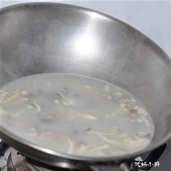 牛奶色羊杂汤的做法步骤3