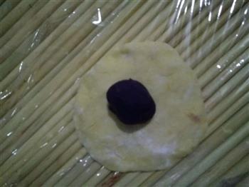 南瓜紫薯芝麻饼的做法图解2