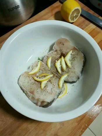 香煎银鳕鱼的做法步骤2