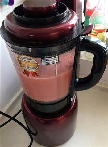 养生果汁-草莓梨汁的做法步骤4
