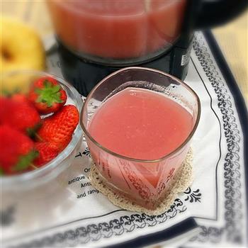 养生果汁-草莓梨汁的做法图解6