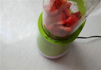 草莓奶昔的做法步骤10