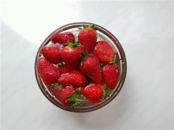 草莓奶昔的做法步骤7