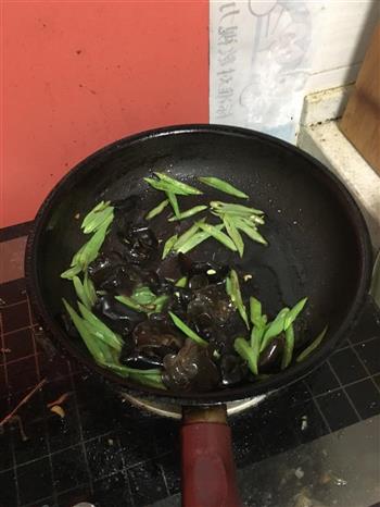 青椒炒扁豆的做法步骤4
