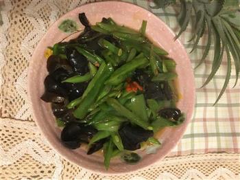 青椒炒扁豆的做法步骤5