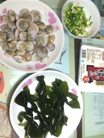 蛤蜊豆腐海带汤的做法步骤1