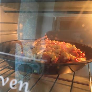 美式培根火腿披萨的做法步骤3