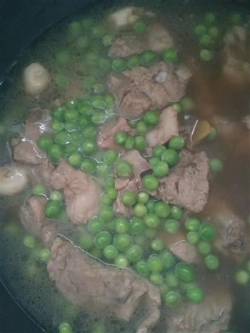 青豆炖排骨汤的做法步骤5