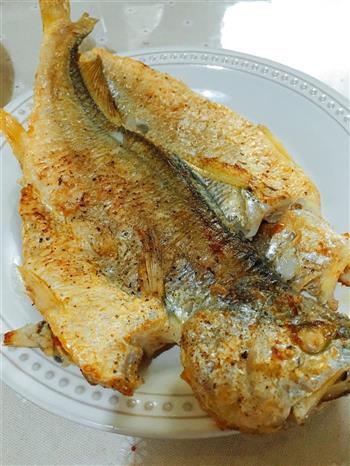 干煎黄花鱼的做法步骤10