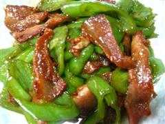 猪茎肉炒青椒