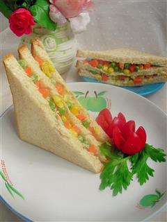 玉米沙拉三明治
