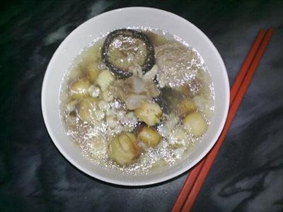 蘑菇莲子汤