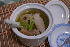 砂锅松茸炖鸡