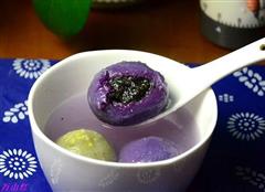紫薯黑芝麻汤圆