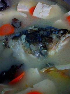 鱼头豆腐汤的热量
