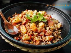 虾仁脆肠焖红米饭