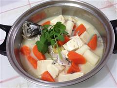 淮山鲫鱼豆腐汤的热量
