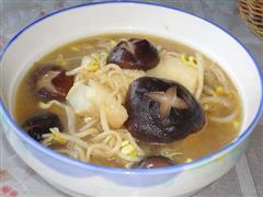 香菇鳕鱼豆芽汤