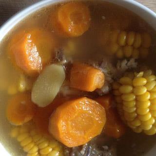 玉米胡萝卜大骨汤