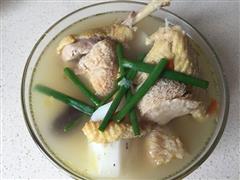 猴头菇山药炖土鸡汤