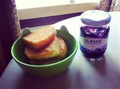 蓝莓味油馍面包