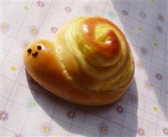 蜗牛卡士达酱面包