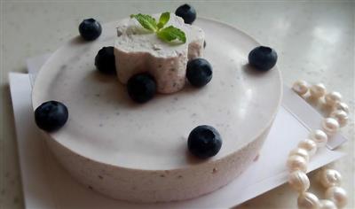 双层蓝莓慕斯蛋糕