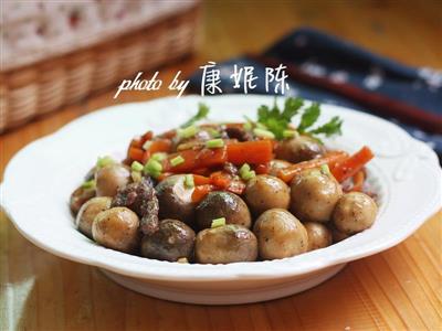 黑椒草菇炒牛肉