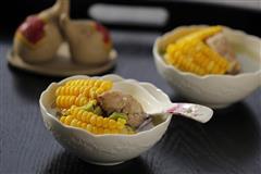 玉米蚕豆排骨汤的热量