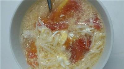 金针菇番茄鸡蛋汤