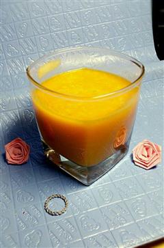 橙色夏日芒果苹果汁