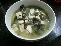 酸菜豆腐鲫鱼汤