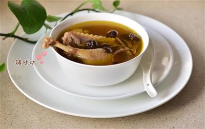 茶树菇炖土番鸭