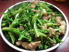 鲜肉炒花椰菜