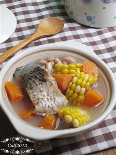 胡萝卜玉米鲫鱼汤的热量