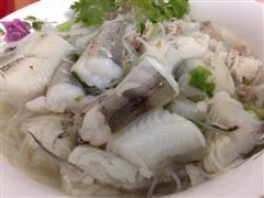 豆腐鱼米粉汤