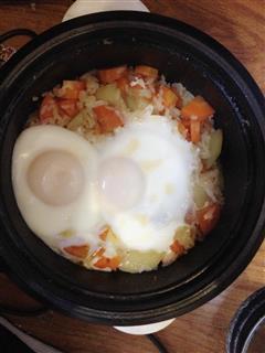 电饭煲焖土豆胡萝卜咸饭