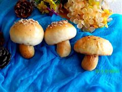 小蘑菇蔬菜面包