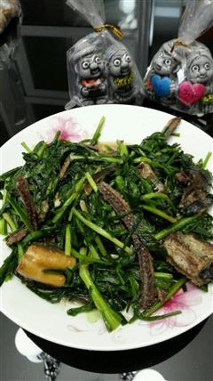 黄鳝鱼炒韭菜